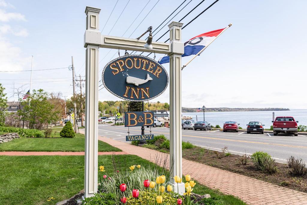 Spouter Inn Bed & Breakfast (Lincolnville) 