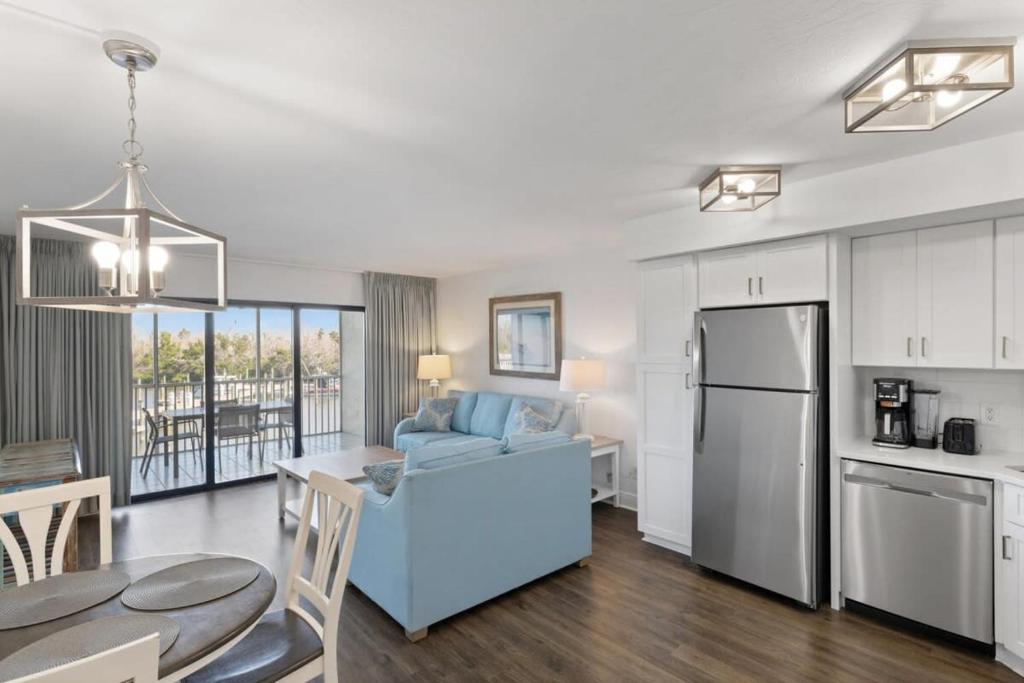 Gorgeous Newly Renovated Marina Front Condo