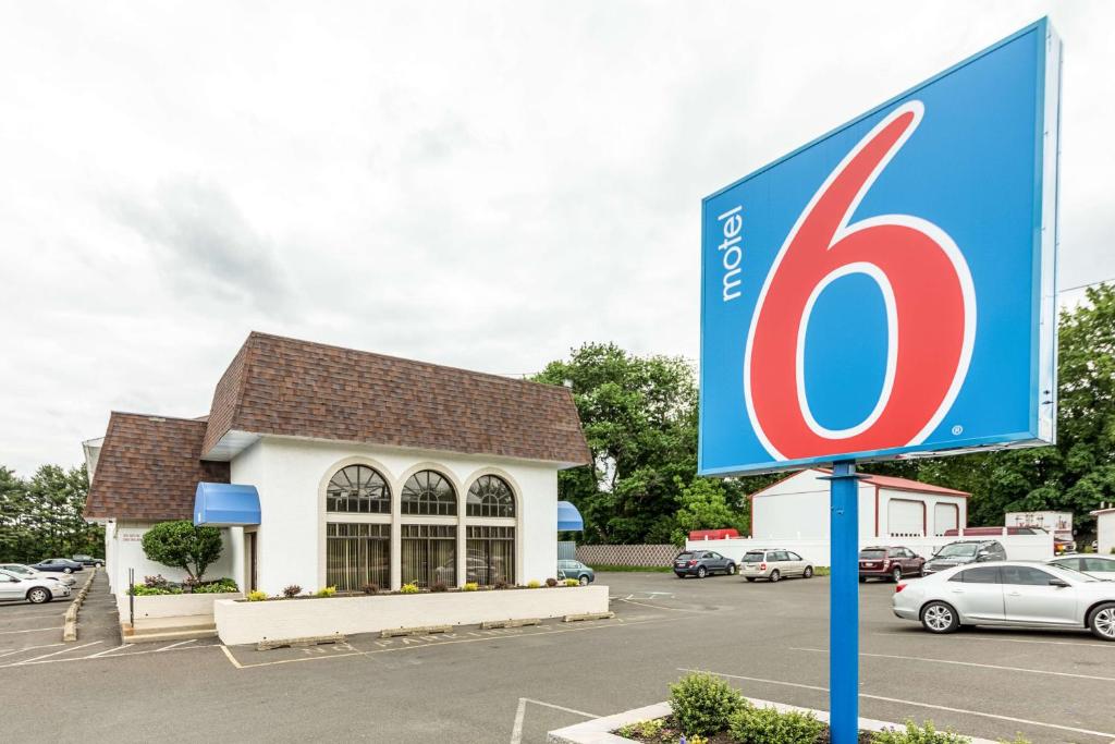 Motel 6-Warminster, PA