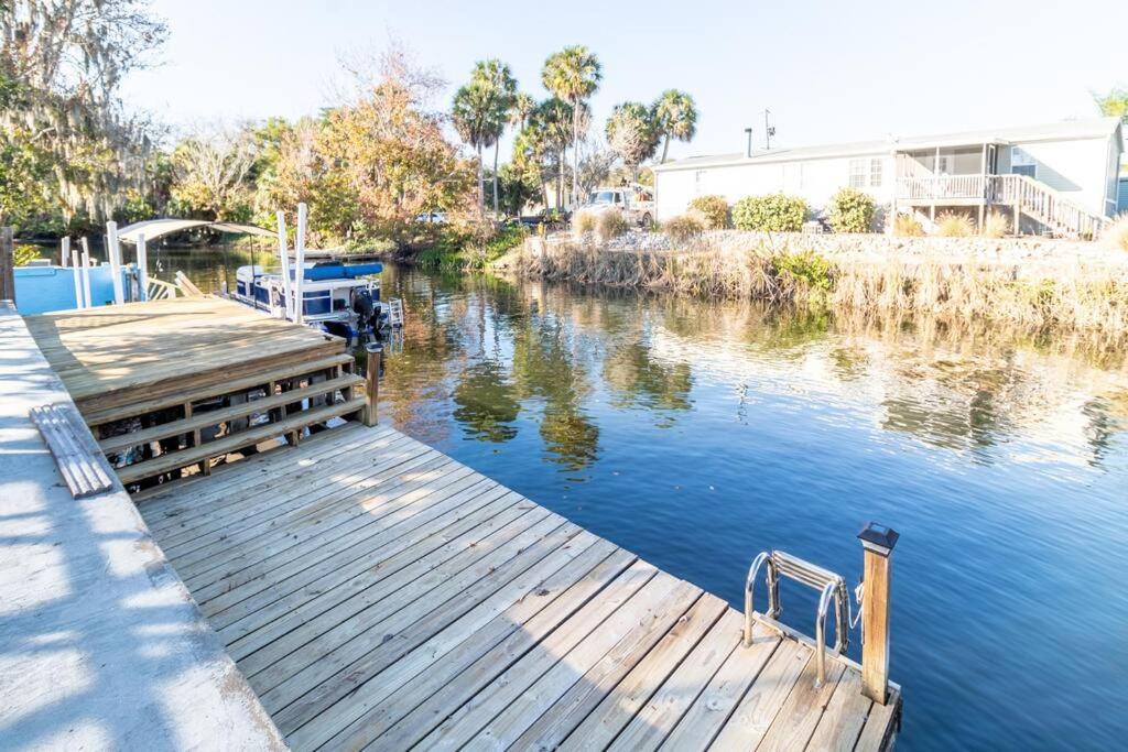 Mermaid Cove Cottage - Canal Front