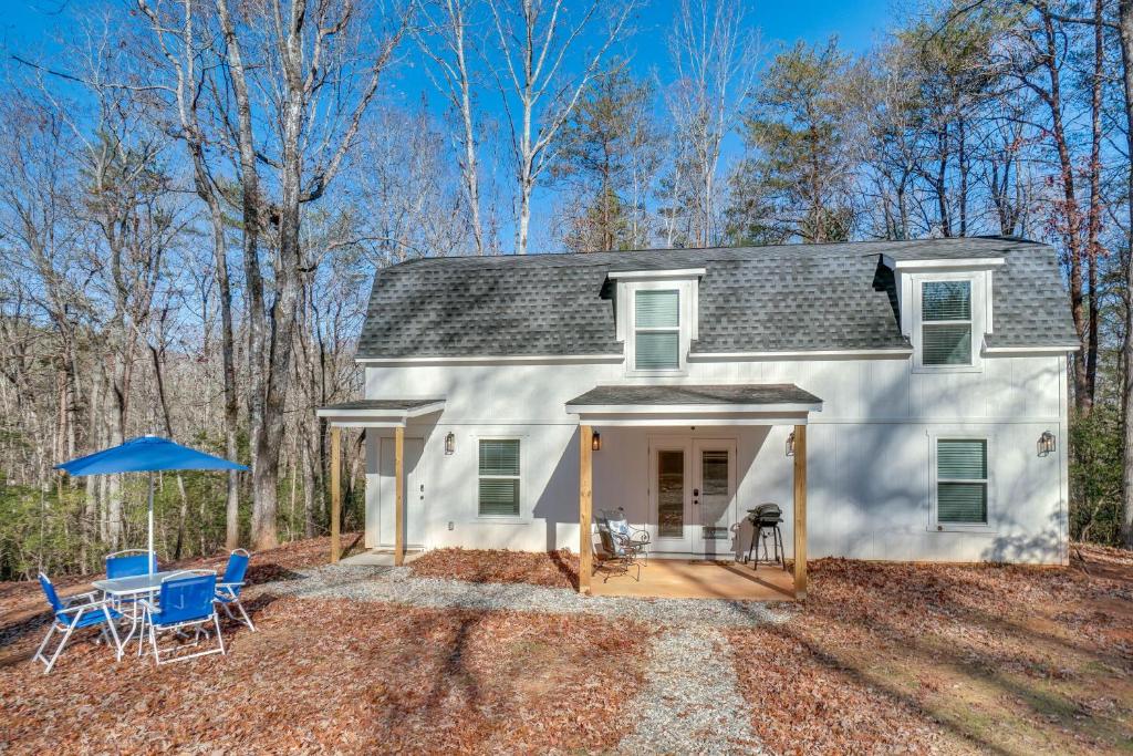 Cleveland Retreat with Patio Yonah Mountain Views!