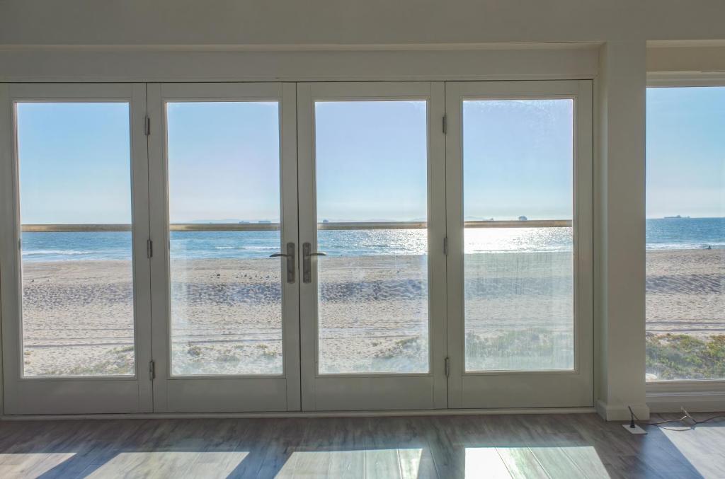 Location! Beachfront Condo With Ocean Views 2