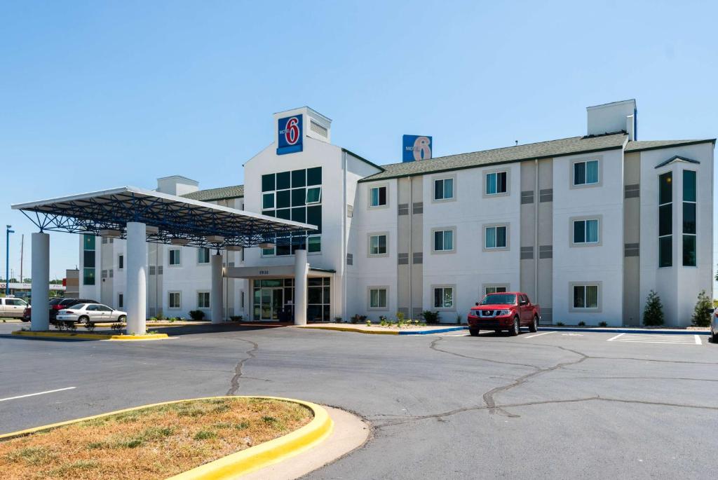 Motel 6-Junction City, KS